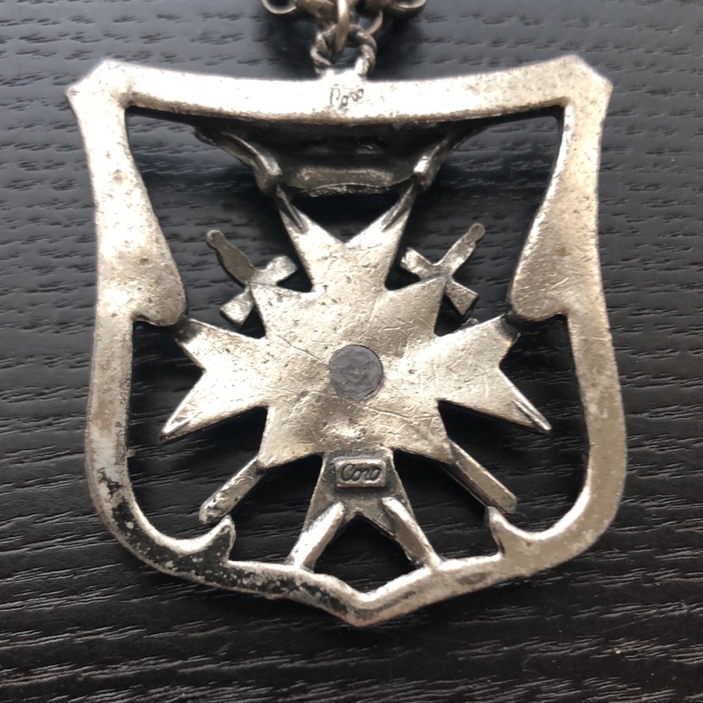 Coat of Arms Pendant And Silvertone Necklace - Picture 4 of 5